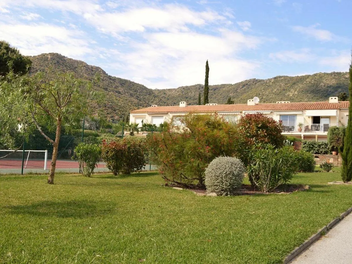 Appartement 2 Pieces Avec Mezzanine Et Parking, Proche Plage - Le Lavandou - Fr-1-251-205 France